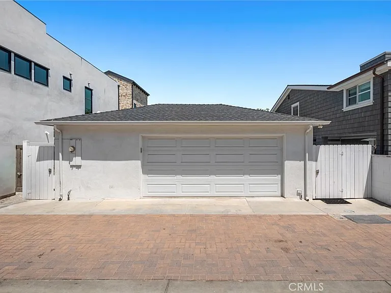 2049 E Ocean Blvd — Photo 17