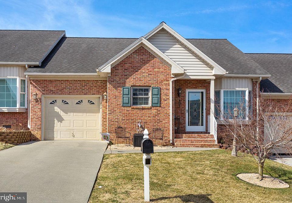 1st image of 294 Ridgewood Ave