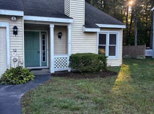 7 Stoney Creek Dr, Clifton Park, NY 12065