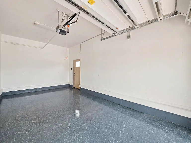 True 1 car garage