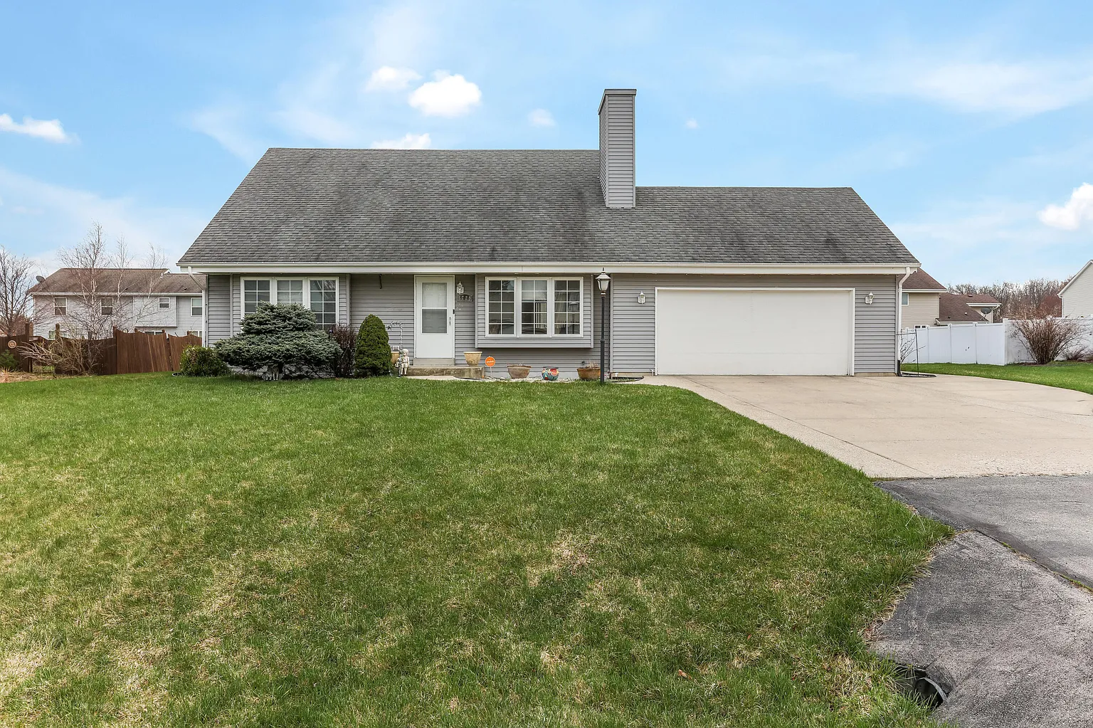 5729 Sandview Ln photo 1