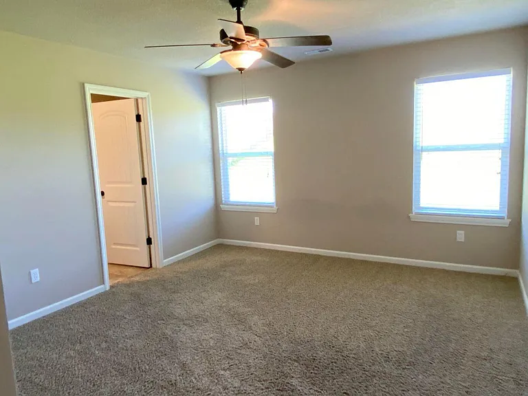 5801 Abercorn Dr — Photo 7