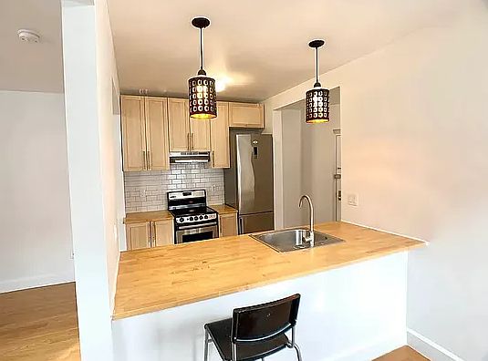 2nd image of 435 Grand Ave APT 1B