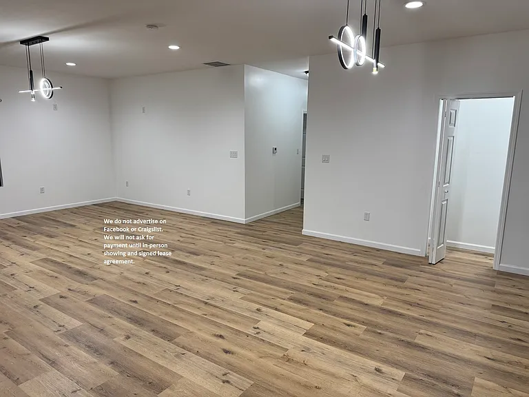 5720 S Walcott St — Photo 3