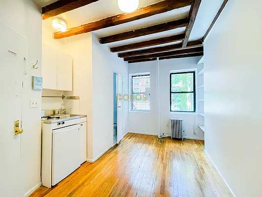 Rented by City Connections Realty | media 1