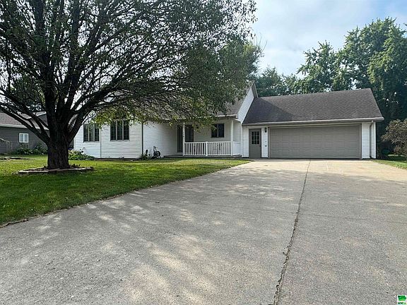 2nd image of 738 Logan Dr
