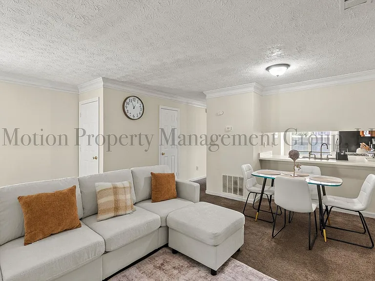 6426 Charter Way — Photo 3