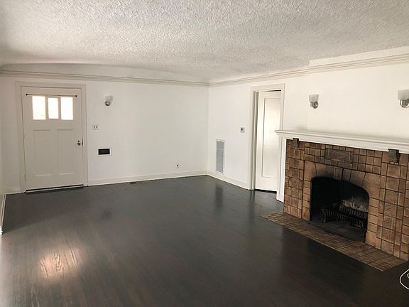3rd image of 1705 Fremont Ave