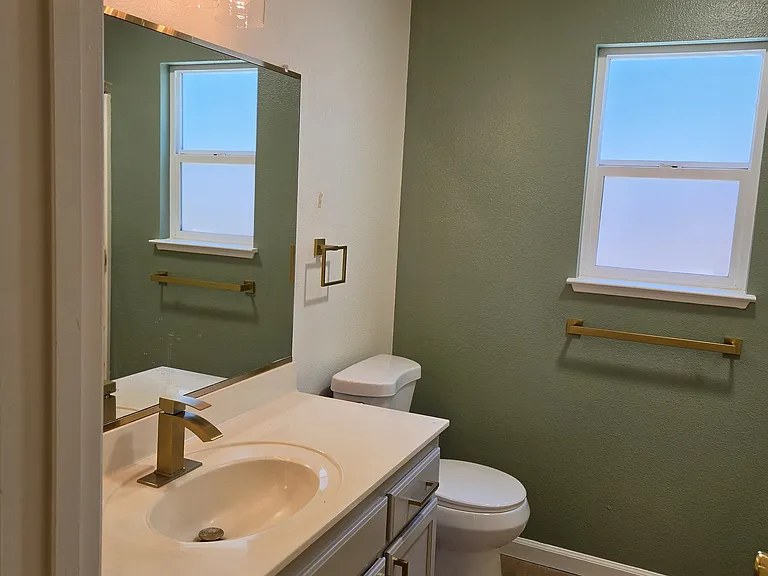 1009 Southampton Dr — Photo 10
