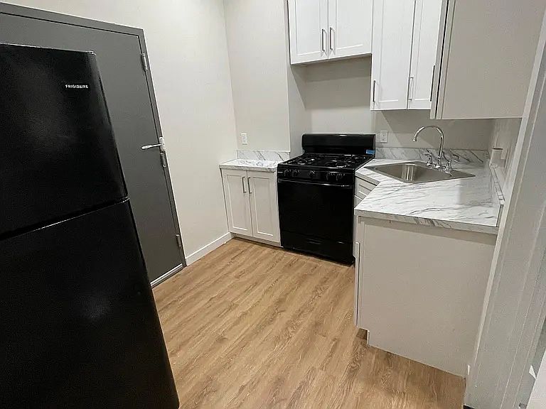 1st image of 175 Van Nostrand Ave APT 3