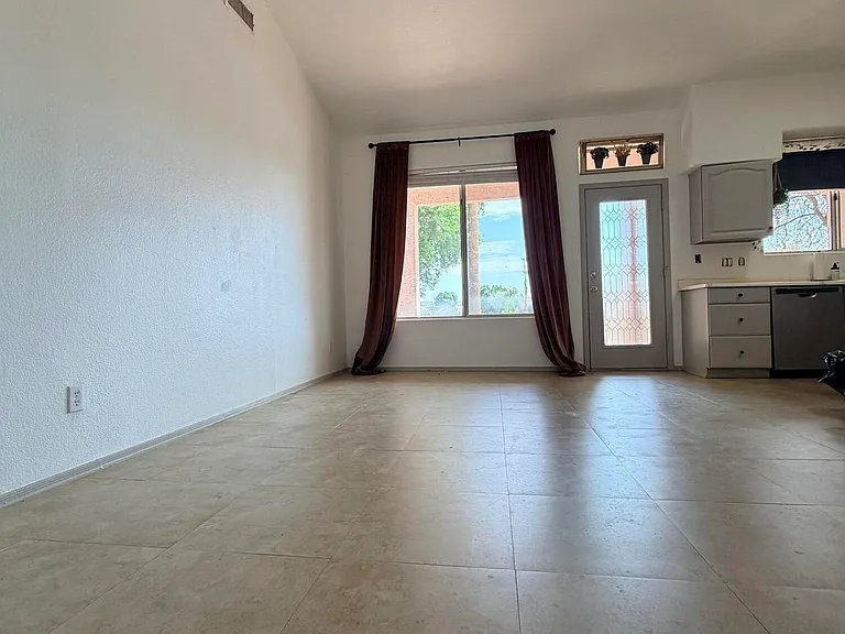 5215 W Tonopah Dr — Photo 6