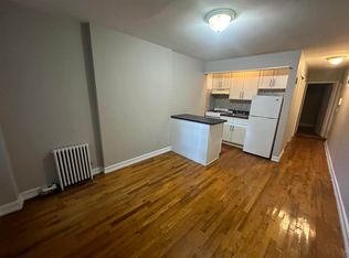 538 W 50th St #1R, New York, NY 10019