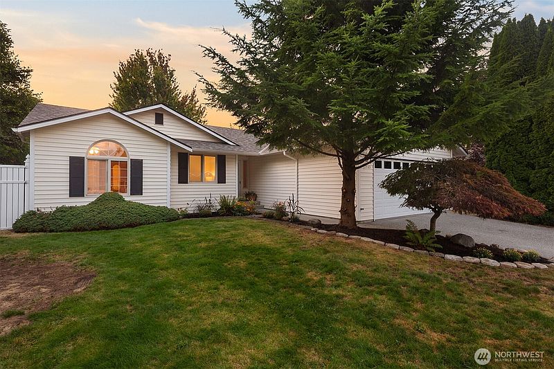 3rd image of 11703 30th Street NE