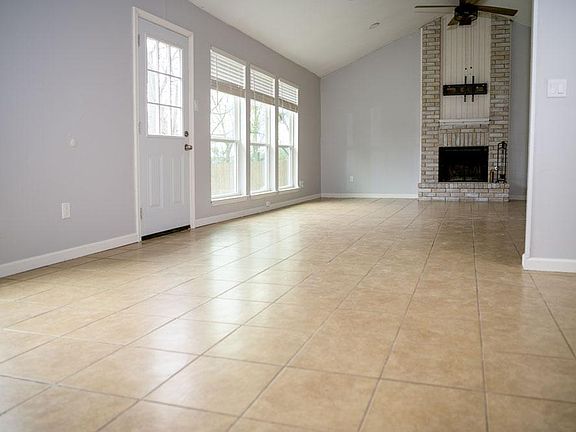 2nd image of 833 Garden Meadow Dr