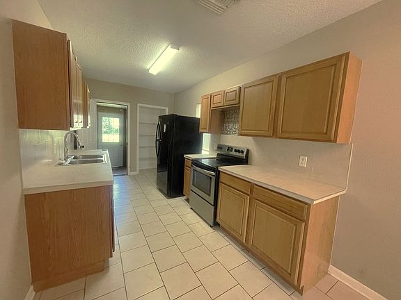 5th image of 376 Nixon St