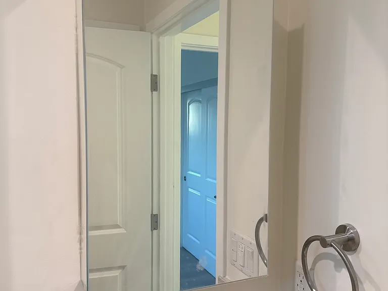 825 Bilton Way #B — Photo 28