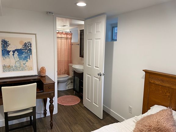 2nd image of 2004 N Vine St #2
