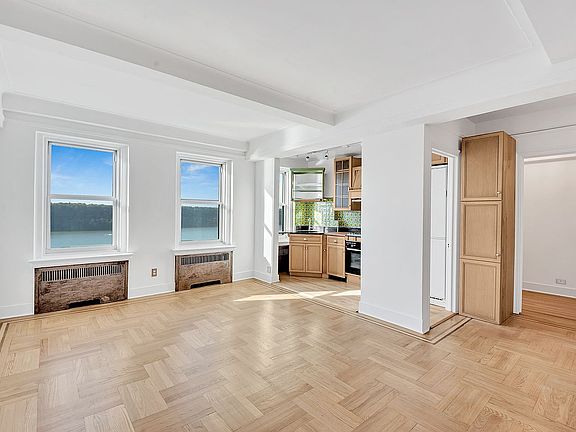 5th image of 250 Cabrini Blvd APT 9J