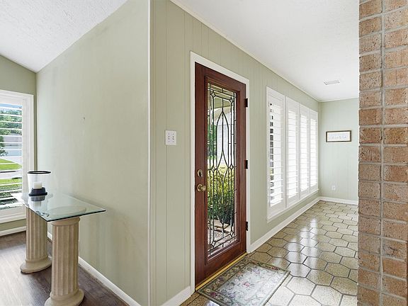 4th image of 611 Forest Lake Dr