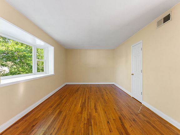 4th image of 2914 Willston Pl APT 301