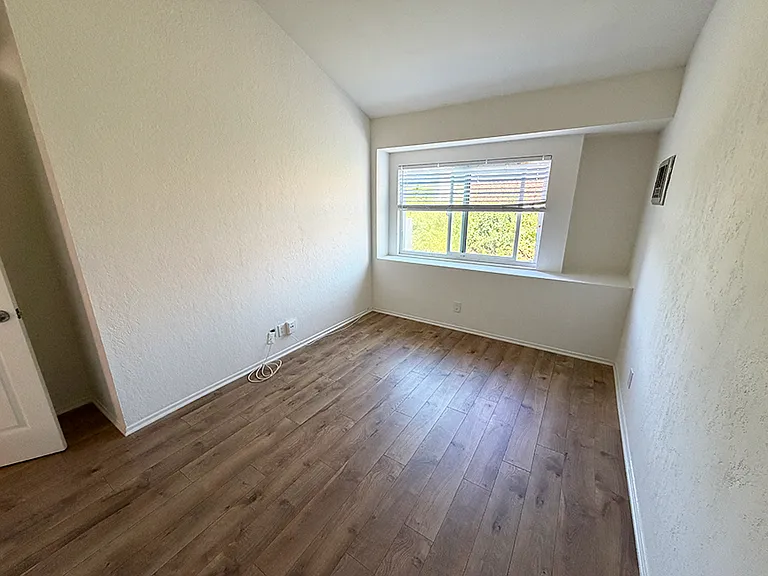 697 Ascot Dr #G — Photo 14