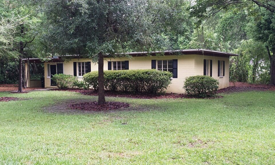 1st image of 1029 NE 10th Pl