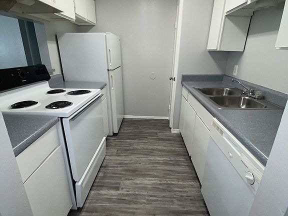 3rd image of 1809 W Schunior Rd #706