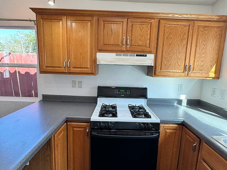 273 High St — Photo 7