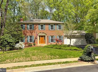9124 Fishermans Ln, Springfield, VA 22153