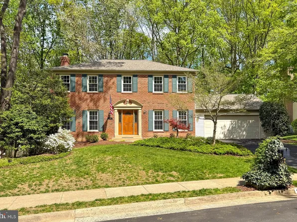 9124 Fishermans Ln, Springfield, VA 22153