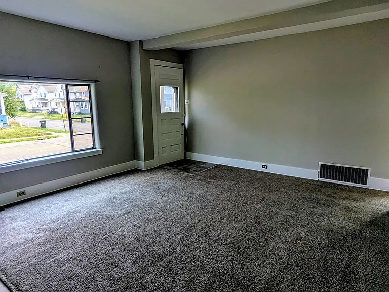 2400 11th St SW — Photo 5