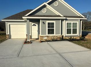 11824 E Gate Dr, Willis, TX 77318