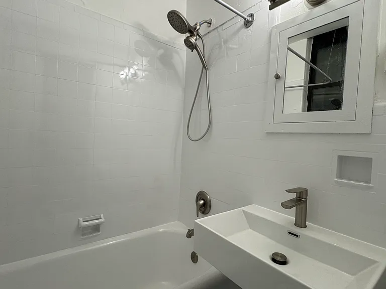 948 Court St #401 — Photo 13