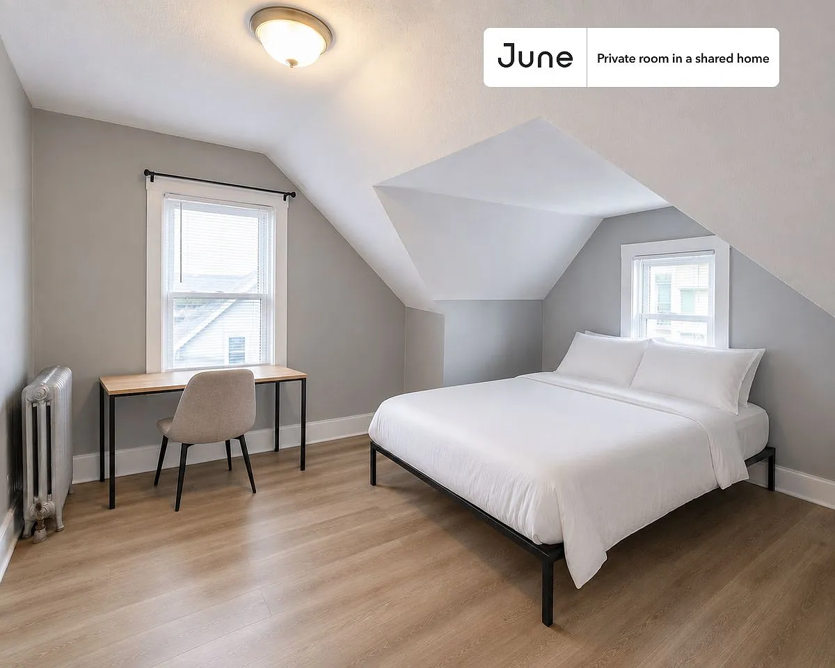 Full bedroom in 7 bed/2 bath home in Allston #1505 F — Photo 1