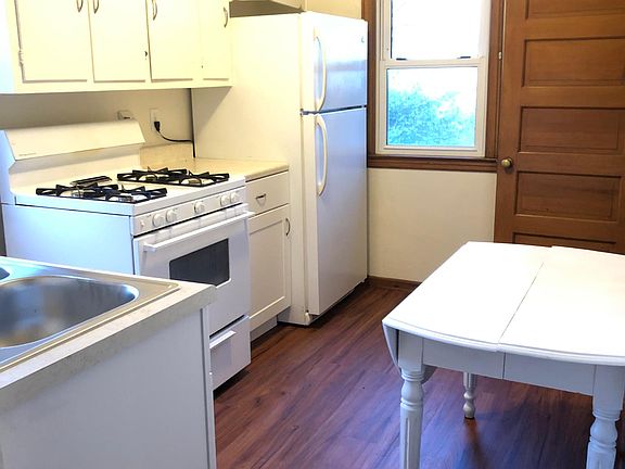 Newly remodeled kitchen.