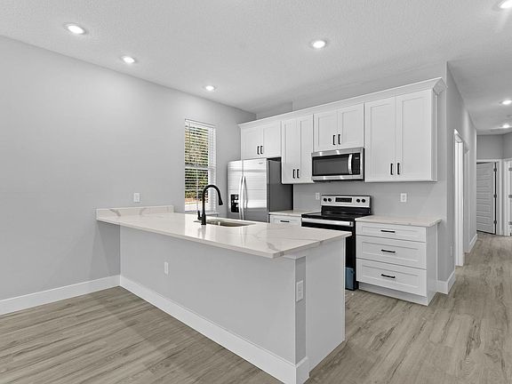4th image of 4493 Barna Ave