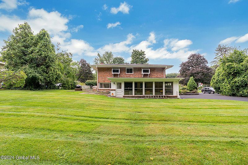 3rd image of 26 Campus View Drive