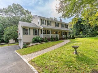 24 Cottage St, Monroe, CT 06468