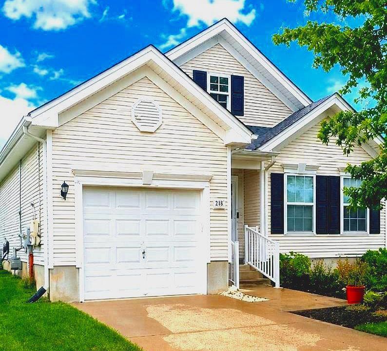 1st image of 211 Cottage St