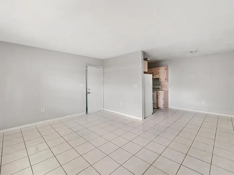 1925 Madison St #14 — Photo 9