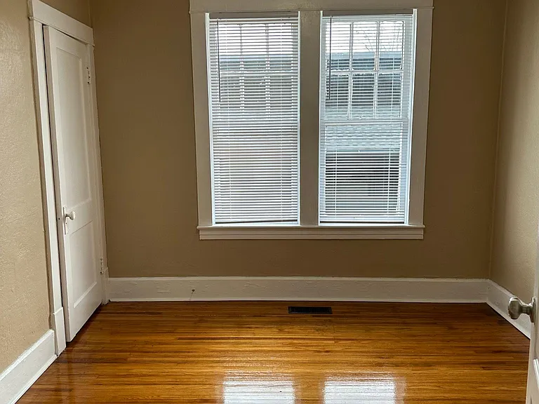 506 S Pine St — Photo 20