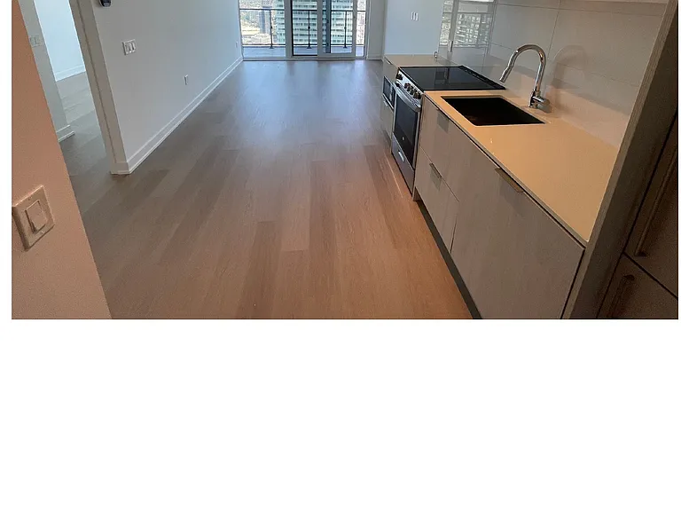 448 Burnhamthorpe Rd W #5206 — Photo 12