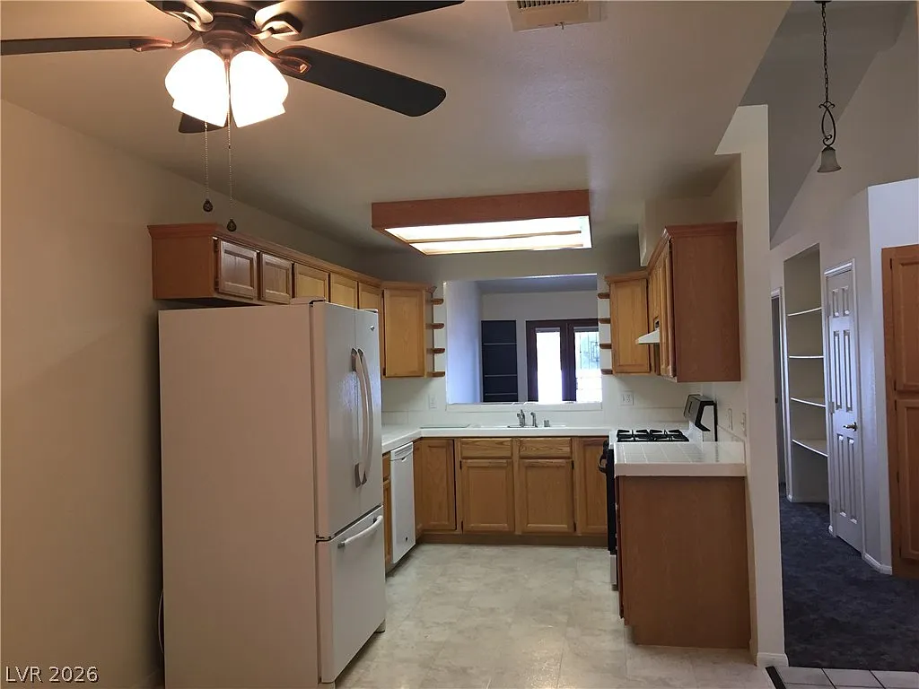 2 bed, 2.0 bath, 1220 sqft, $1,550 — Photo 4