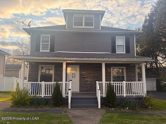 1st image of 1225 Spring St