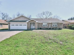 1132 Timbercreek Rd, Benbrook, TX 76126