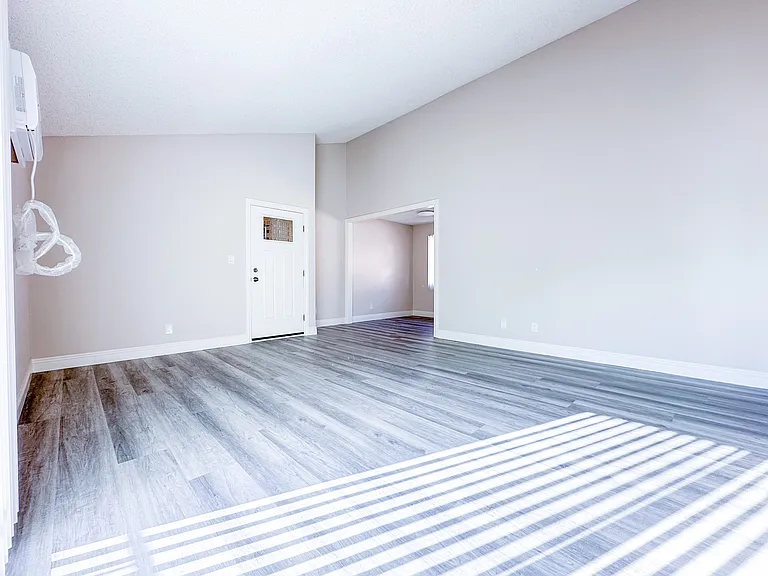 831 S Greenwood Ave #11 — Photo 3
