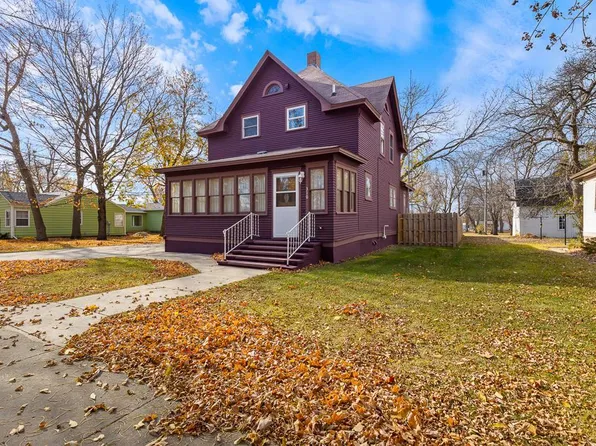 310 S Lake St, Hendricks, MN 56136