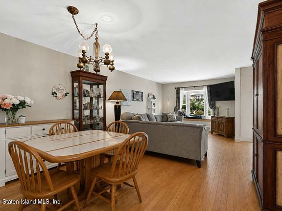 5th image of 5 Morgan Ln