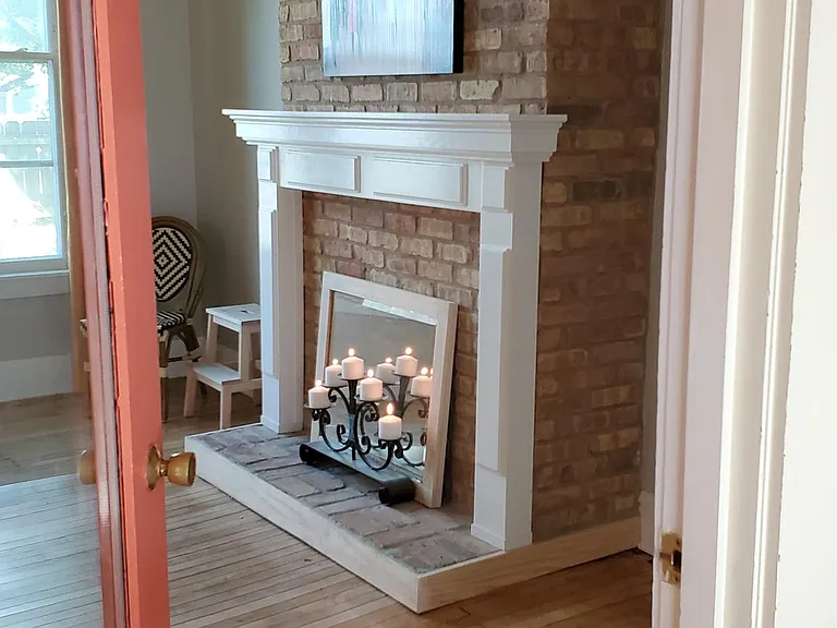 The first floor unit has a side entrance too.