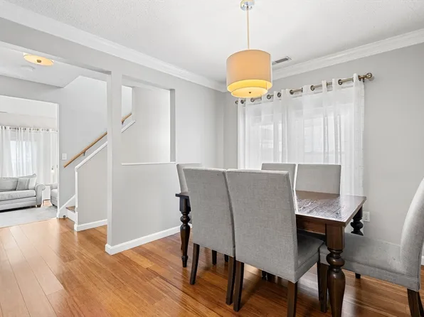 391 Neponset St APT F, Norwood, MA 02062